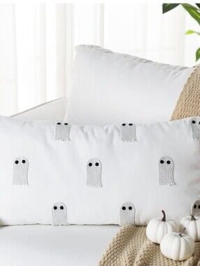 Beeveer Halloween Ghost Throw Pillow with Tassels 14 x 26 Inch